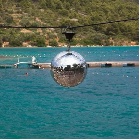 Olive Camp The Garden 3* Tisno
